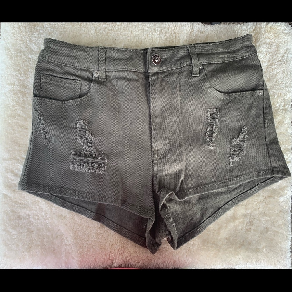 H & M short gray pants